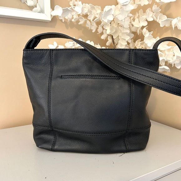 Like New! The Sak DeYoung Hobo Shoulder Bag in Black Leather - Picture 4 of 16